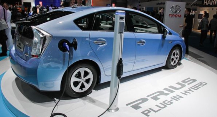 Toyota Prius сможет ездить без бензина
