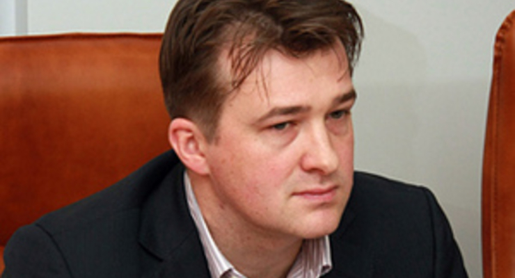 Мэра Никополя не выпустили за границу из-за долгов