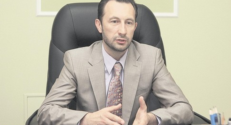 Зарплата 100 тысяч в месяц – официальный доход председателя  Донецкого облсовета