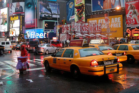 В Нью-Йорке опустошают магазины