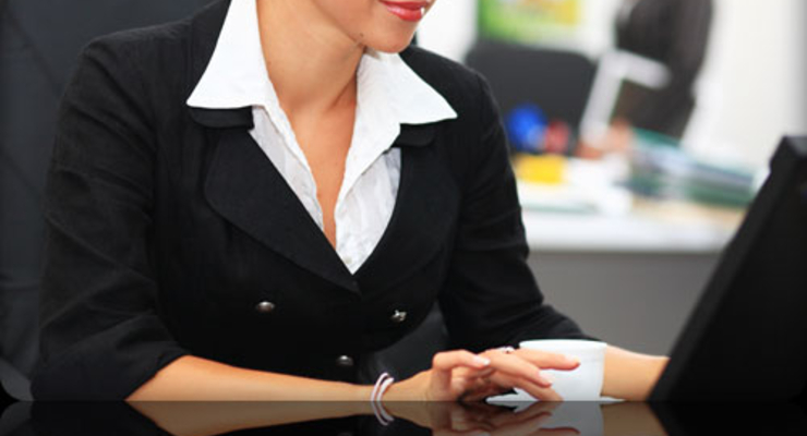 Половина украинцев работает сверхурочно и бесплатно