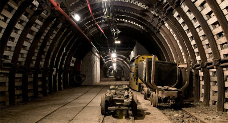 Ахметов уволил директора шахты за гибель 39 шахтеров