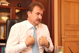 Азаров: КГГА прекрасно обходится без Черновецкого