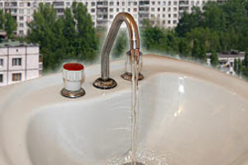 Злостным неплательщикам отключают воду