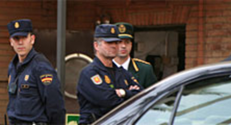 Мнимые полицейские обворовывают туристов в Испании