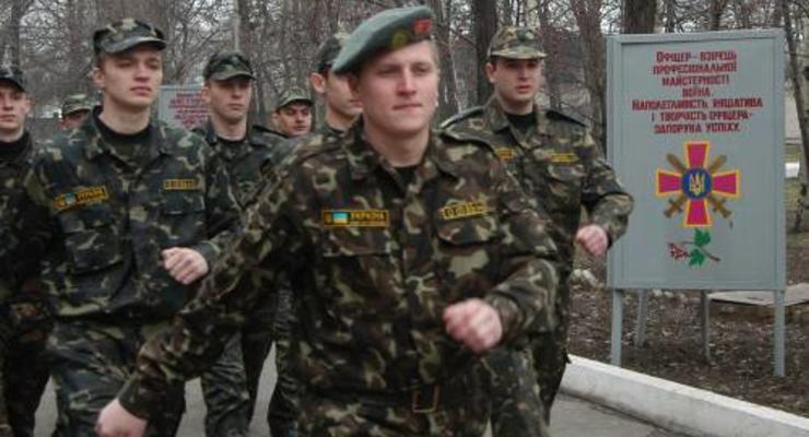 Военных в Украине станет меньше