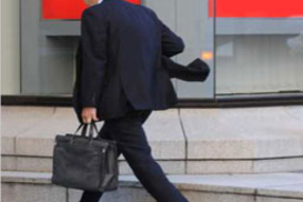 17% готовы пойти на аморальный поступок ради работы