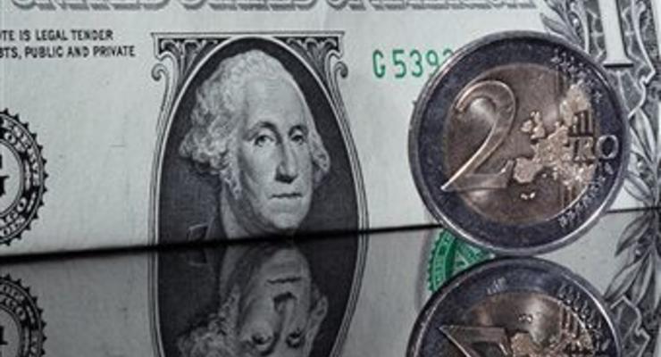Доллар подешевел на евро и иене
