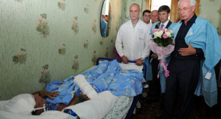 Азаров о макеевской больнице: Пирогов лечил в лучших условиях