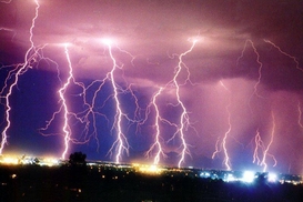 Где в Киеве чаще всего бьют молнии?!