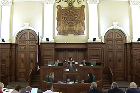 Латвийцы проголосовали за роспуск парламента