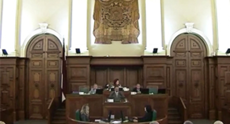 Латвийцы проголосовали за роспуск парламента