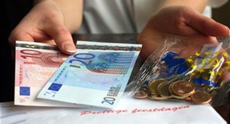 Курс евро растет на межбанке