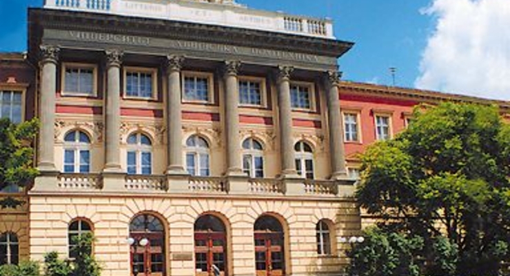 Какие вузы самые популярные среди абитуриентов?