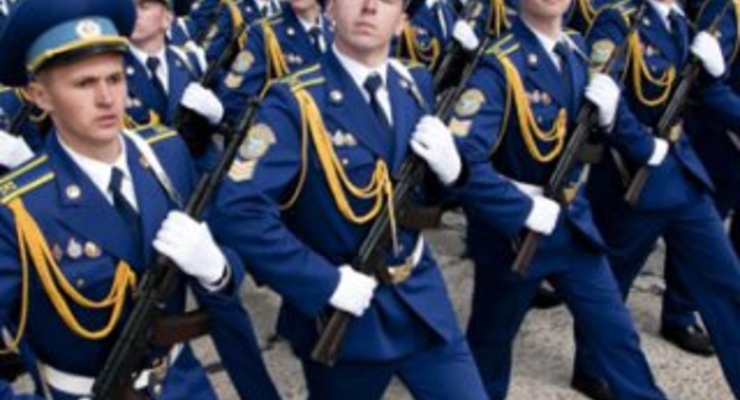 В Минобороны уже пристроили "парадные" деньги