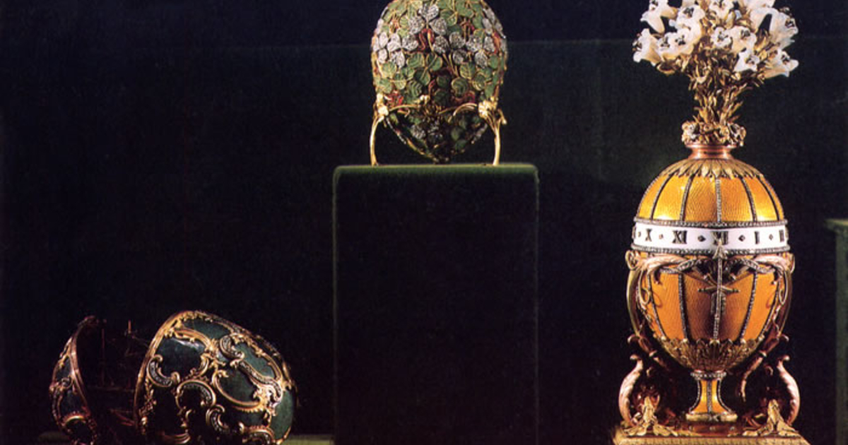 Оружейная палата фаберже. Оружейная палата московского кремля яйца фаберже. Яйца фаберже в оружейной палате в москве. Фаберже в оружейной палате кремля. Яйца фаберже в оружейной палате.