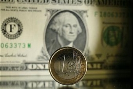 Курс евро/доллар опустиля до отметки 1,42