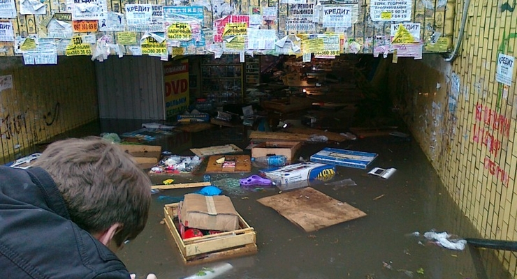 Ливень смыл мелкую торговлю в Киеве