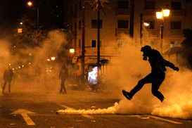 Греки громят Афины в знак недовольства МВФ