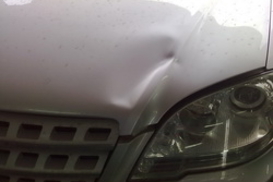 Стены и крыши стали злейшими врагами автомобилей