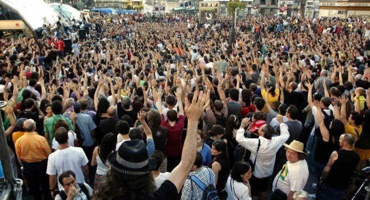 Испанцы протестуют против жестких мер экономики