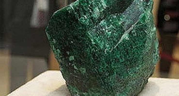 В Колумбии покажут самый большой в мире изумруд