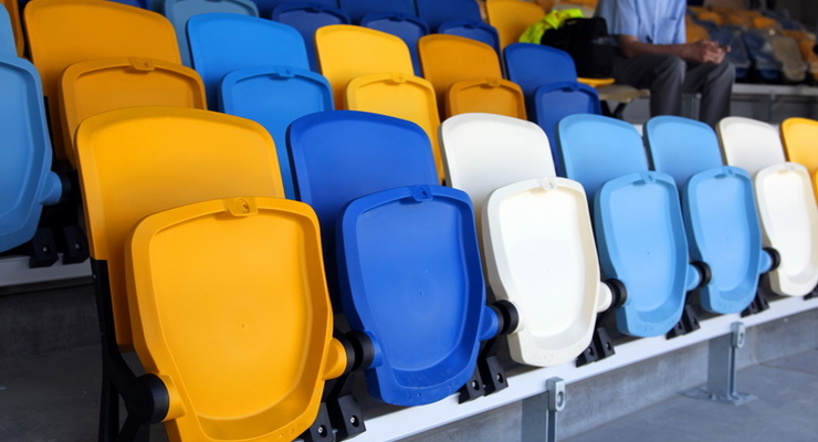 На НСК Олимпийский начали устанавливать зрительские сиденья