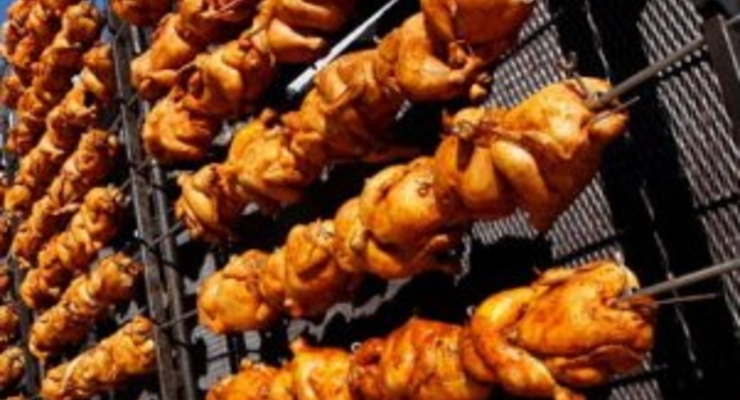 Количество отравившихся курами-гриль киевлян выросло до 50 человек
