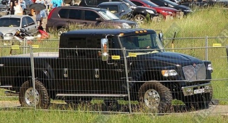 Янукович-младший разъезжает на дорогом пикапе