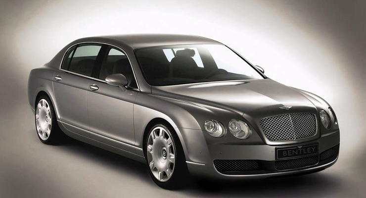 В Индии выбрасывают Bentley и Ferrari?