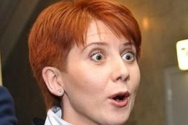 Пресс-секретарь Янукович получит 90%-ую надбавку к зарплате