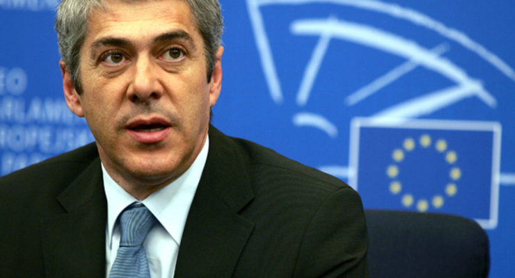 Премьер Португалии подал в отставку