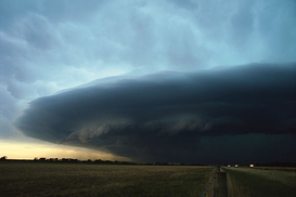 Число жертв торнадо в США растет