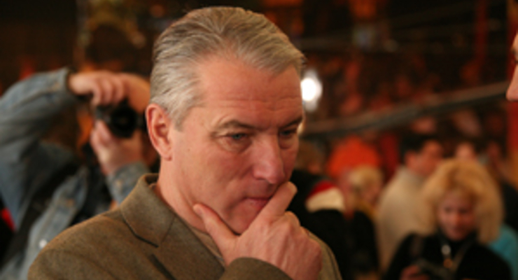 Брат экс-президента живет на одну зарплату