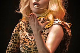 Леди Гага отобрала майку лидера у Опры Уинфри