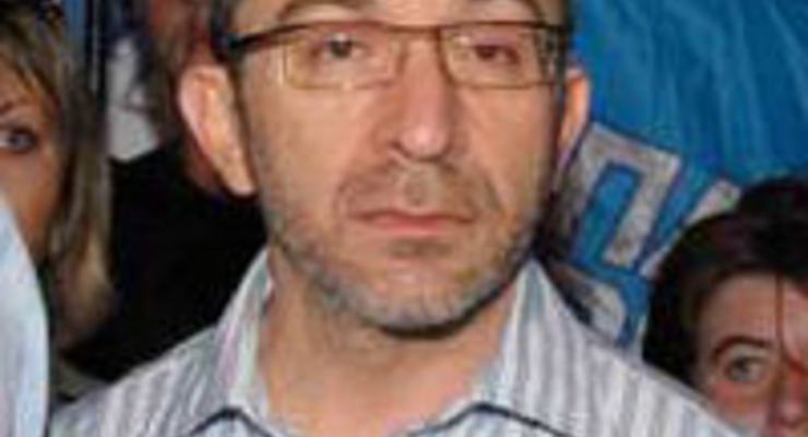 Кернес при деньгах и на колесах, но без крыши над головой