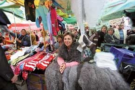 Покупатели уходят с рынков