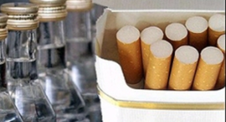 Кабмин возьмет на контроль водку и табак