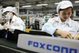 Айфоны собирают стоя и без перерыва на обед