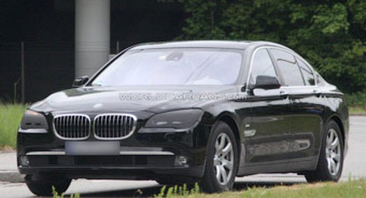 BMW обкатывает новое авто 7-Series