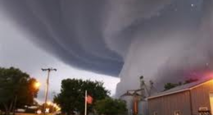 Число жертв торнадо в США превысило 300 человек