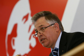 Симоненко заявил, что живет на одну зарплату