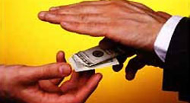 Львовские налоговики задержаны на взятке в 58 тысяч