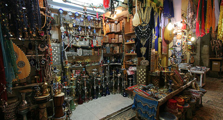 В лавках Иерусалима начали принимать гривны