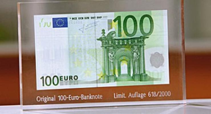 Курс евро вырос к доллару