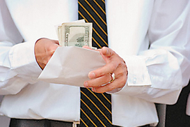 Налоговики убедили 12,5 тысяч предприятий поднять зарплаты