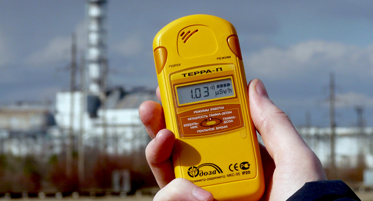 Киевляне бросились замерять радиацию в квартирах