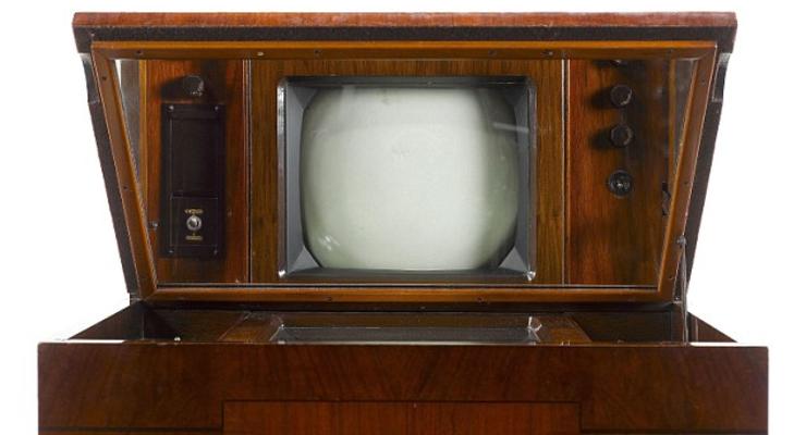 Самый старый работающий телевизор продадут с аукциона
