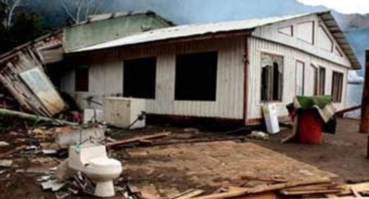 Японию снова трясет