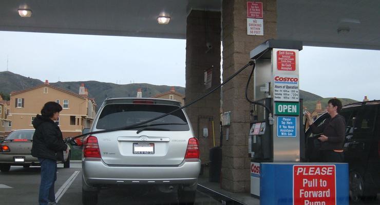 Сколько стоит заправиться бензином и дизтопливом? (30.03.11)